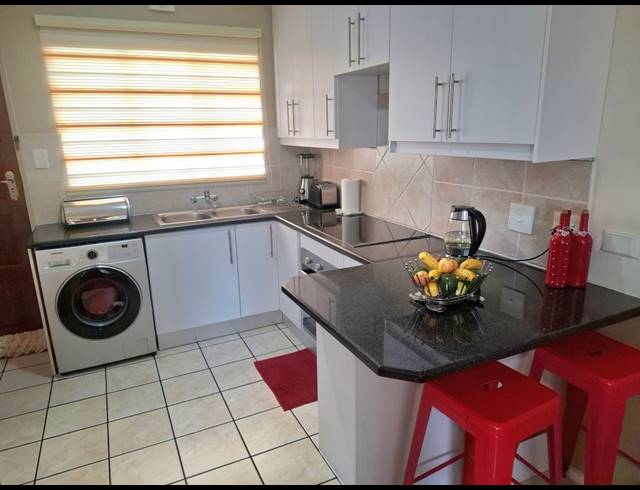 2 BEDROOM SECTIONAL TITLE FOR SALE IN WENTWORTH PARK